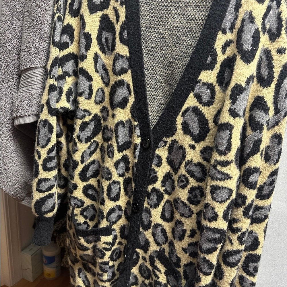 Byegreis Leopard Print Cardigan Sweater